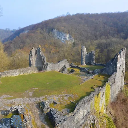 In Near Montaigle Castle Vakantiehuis *